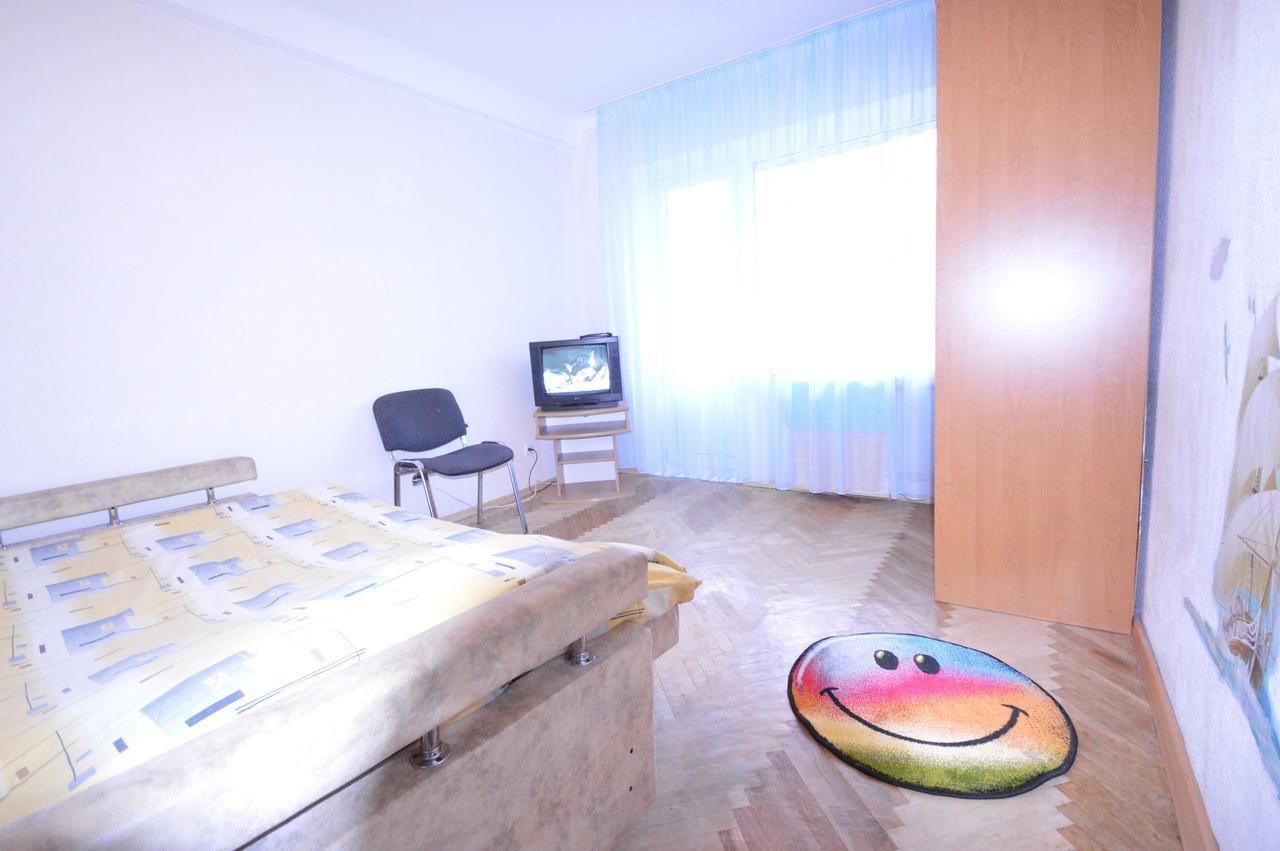 Guest House Otradny For 3 Rooms Kiev Exterior foto