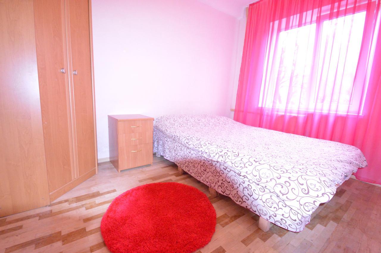 Guest House Otradny For 3 Rooms Kiev Exterior foto